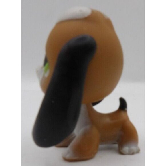 Littlest Pet Shop Hound- Tan & White/ Black Eyes ©2004 with Red Magnetic Foot - Picture 2 of 5